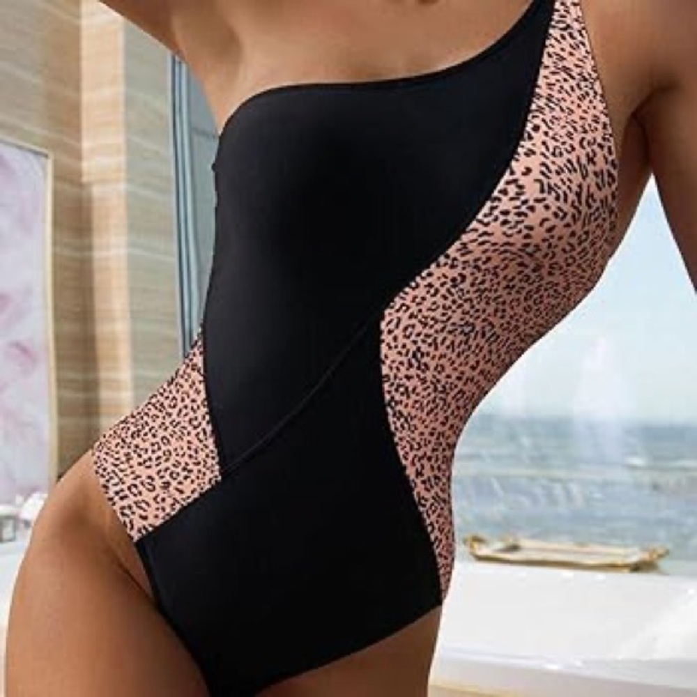 One Piece Bathing Suit Modern Womens‎ Swimsuits Tummy Control Leopard NWT M